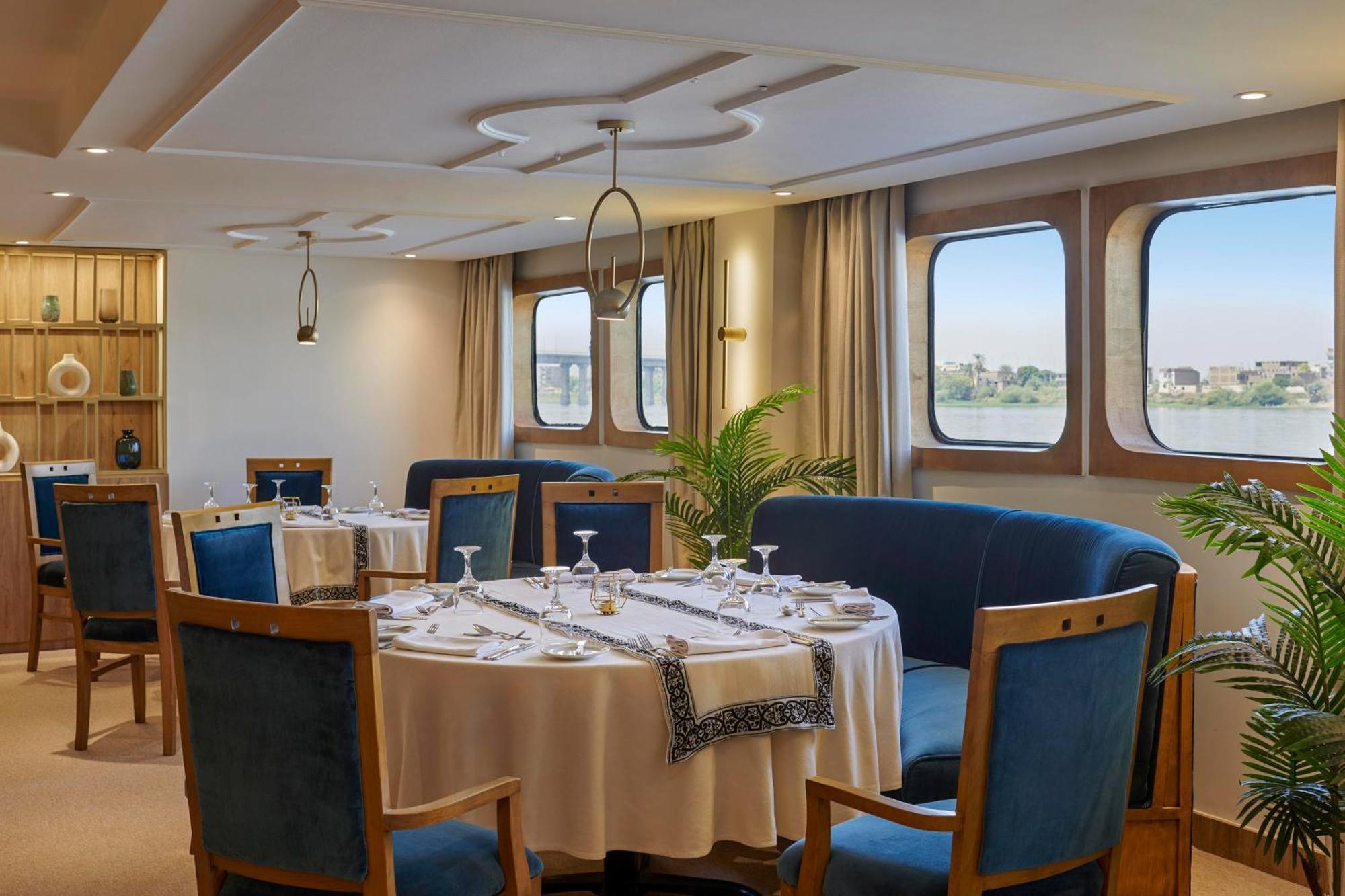 Moevenpick Royal Lotus Nile Cruise, Every Monday Four Nights From Luxor, Every Friday Three Nights From Aswan - Including Excursions & Sightseeing Zewnętrze zdjęcie